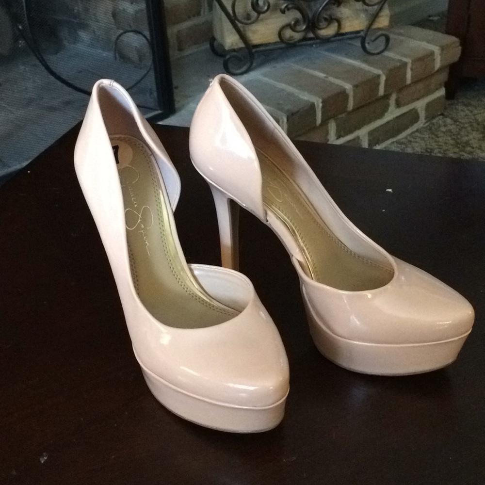 Sexy pumps nude peach color size 7